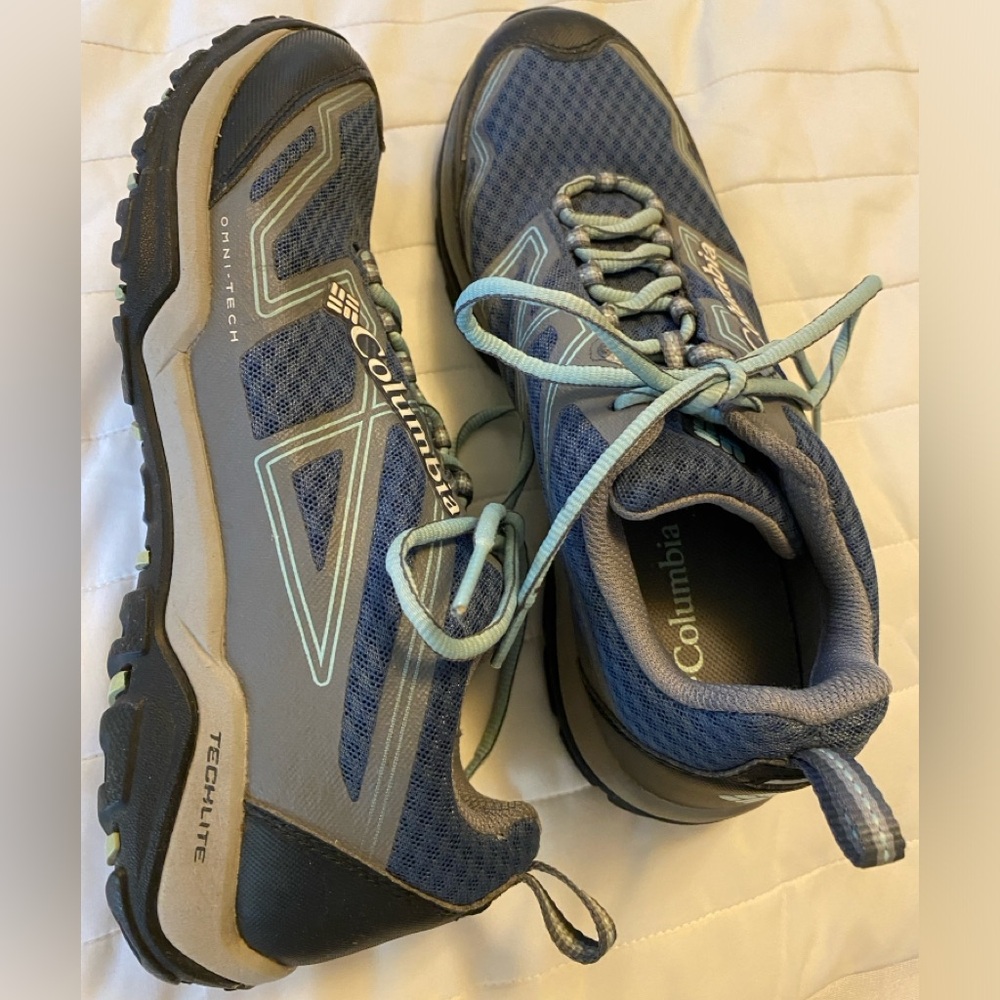 Women’s s Columbia trail runners.